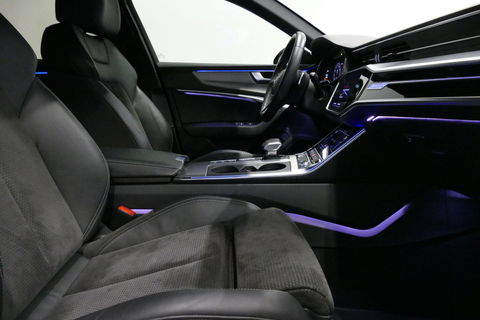 Audi A6 Avant 55 TFSI e quattro Competition / S Line / RS6 look Diffuser / Maxton Design Bodykit V.2 / HD Matrix LED-koplampen / Ambienteverlichting / Stuurwiel- & stoelverwarming / 21'' LMV / Apple Carplay - Android Auto / Trekhaak (zwenkbaar) / Elektr. bedienba