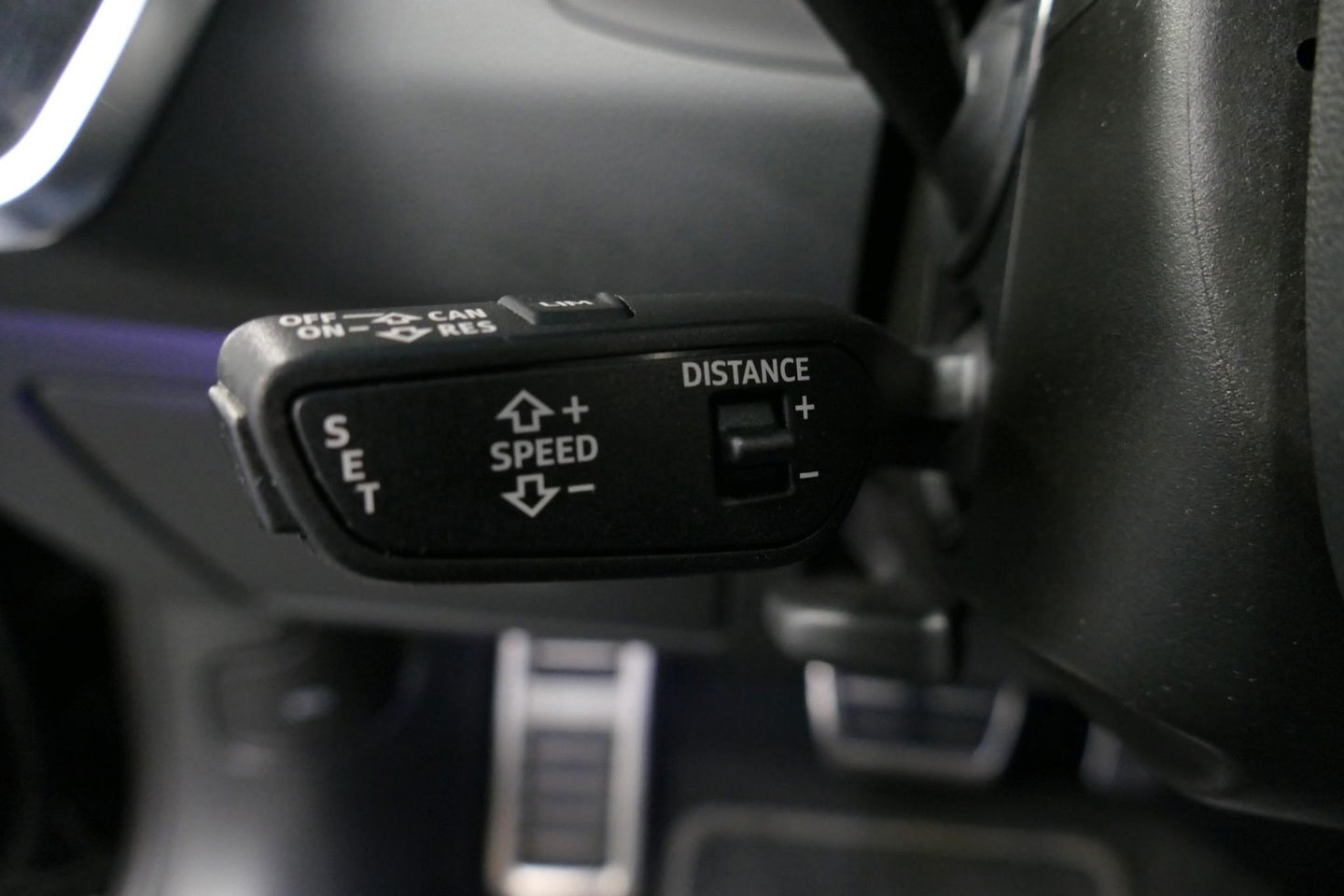 Audi A6 Avant 55 TFSI e quattro Competition / S Line / RS6 look Diffuser / Maxton Design Bodykit V.2 / HD Matrix LED-koplampen / Ambienteverlichting / Stuurwiel- & stoelverwarming / 21'' LMV / Apple Carplay - Android Auto / Trekhaak (zwenkbaar) / Elektr. bedienba