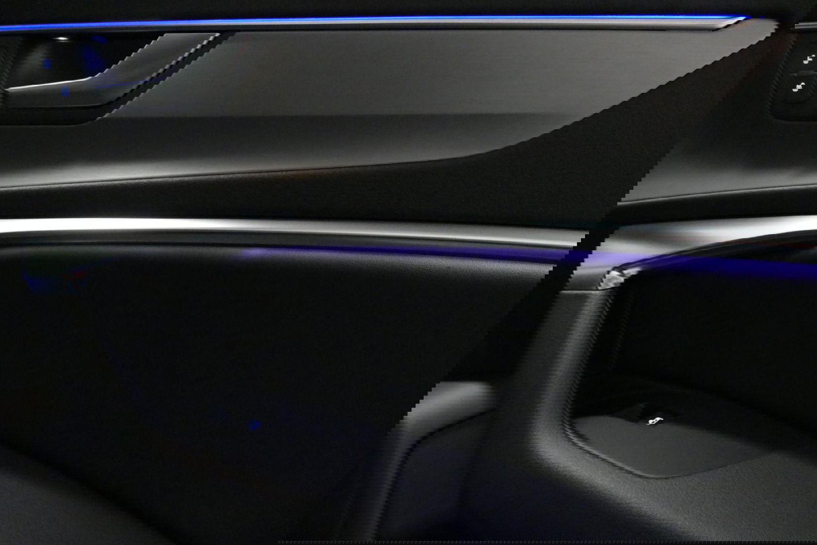 Audi A6 Avant 55 TFSI e quattro Competition / S Line / RS6 look Diffuser / Maxton Design Bodykit V.2 / HD Matrix LED-koplampen / Ambienteverlichting / Stuurwiel- & stoelverwarming / 21'' LMV / Apple Carplay - Android Auto / Trekhaak (zwenkbaar) / Elektr. bedienba