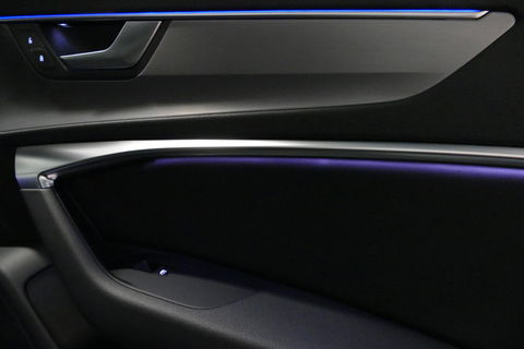 Audi A6 Avant 55 TFSI e quattro Competition / S Line / RS6 look Diffuser / Maxton Design Bodykit V.2 / HD Matrix LED-koplampen / Ambienteverlichting / Stuurwiel- & stoelverwarming / 21'' LMV / Apple Carplay - Android Auto / Trekhaak (zwenkbaar) / Elektr. bedienba