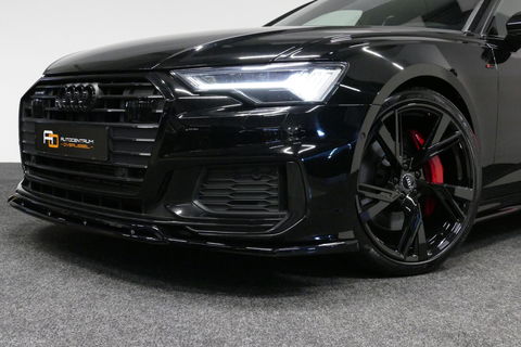 Audi A6 Avant 55 TFSI e quattro Competition / S Line / RS6 look Diffuser / Maxton Design Bodykit V.2 / HD Matrix LED-koplampen / Ambienteverlichting / Stuurwiel- & stoelverwarming / 21'' LMV / Apple Carplay - Android Auto / Trekhaak (zwenkbaar) / Elektr. bedienba