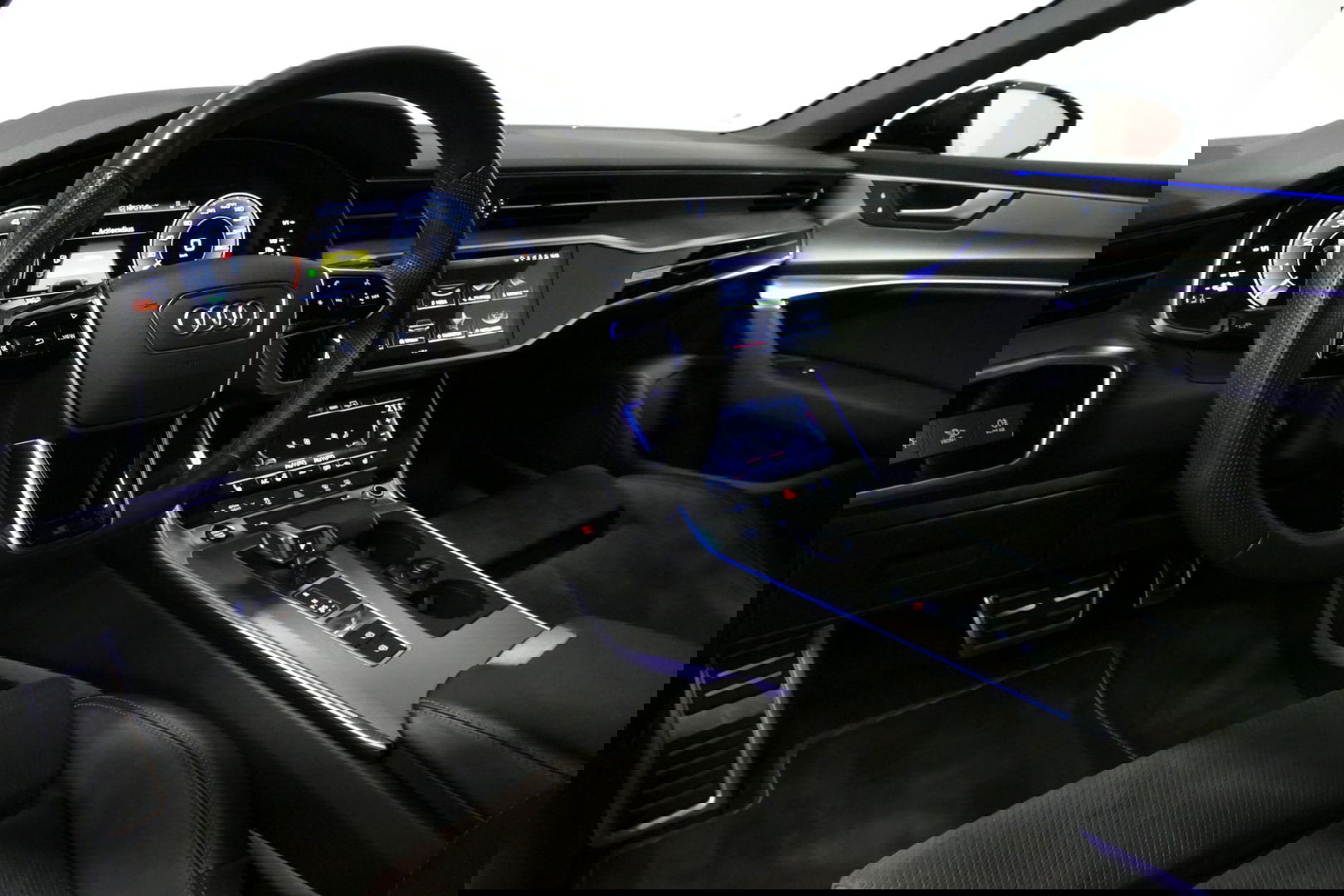 Audi A6 Avant 55 TFSI e quattro Competition / S Line / RS6 look Diffuser / Maxton Design Bodykit V.2 / HD Matrix LED-koplampen / Ambienteverlichting / Stuurwiel- & stoelverwarming / 21'' LMV / Apple Carplay - Android Auto / Trekhaak (zwenkbaar) / Elektr. bedienba