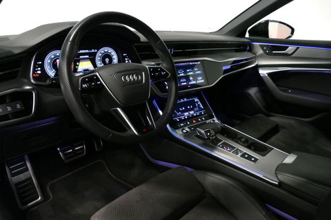 Audi A6 Avant 55 TFSI e quattro Competition / S Line / RS6 look Diffuser / Maxton Design Bodykit V.2 / HD Matrix LED-koplampen / Ambienteverlichting / Stuurwiel- & stoelverwarming / 21'' LMV / Apple Carplay - Android Auto / Trekhaak (zwenkbaar) / Elektr. bedienba