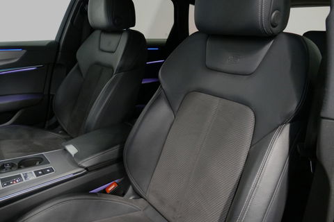 Audi A6 Avant 55 TFSI e quattro Competition / S Line / RS6 look Diffuser / Maxton Design Bodykit V.2 / HD Matrix LED-koplampen / Ambienteverlichting / Stuurwiel- & stoelverwarming / 21'' LMV / Apple Carplay - Android Auto / Trekhaak (zwenkbaar) / Elektr. bedienba