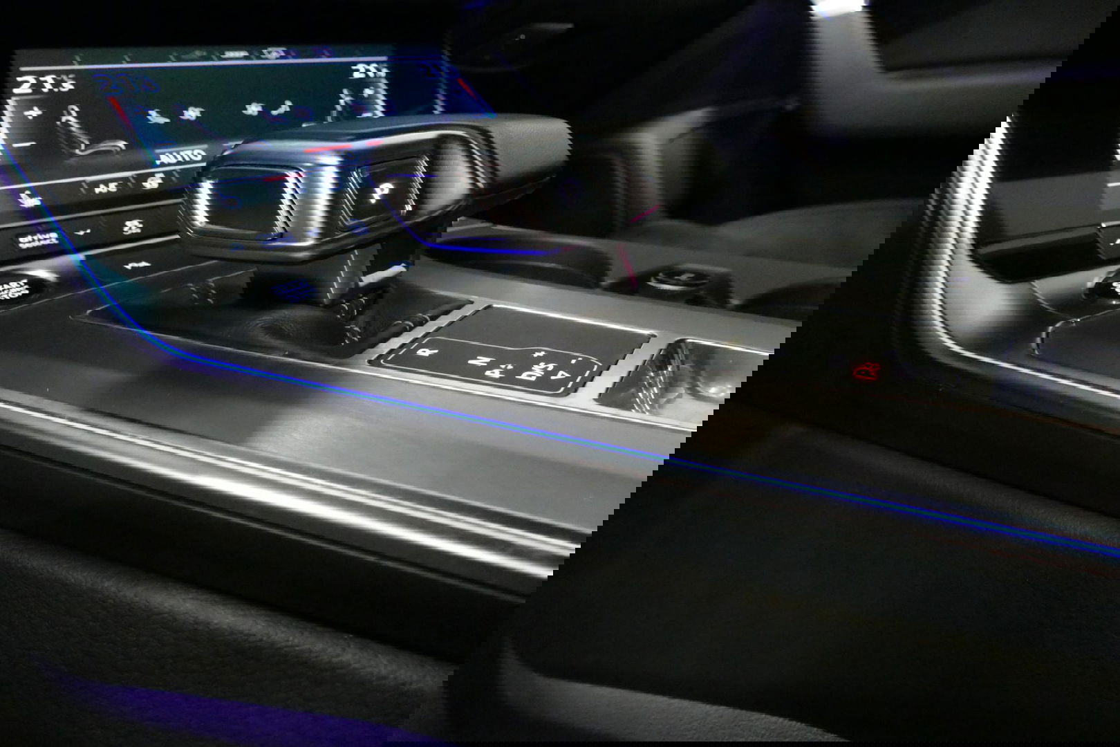 Audi A6 Avant 55 TFSI e quattro Competition / S Line / RS6 look Diffuser / Maxton Design Bodykit V.2 / HD Matrix LED-koplampen / Ambienteverlichting / Stuurwiel- & stoelverwarming / 21'' LMV / Apple Carplay - Android Auto / Trekhaak (zwenkbaar) / Elektr. bedienba