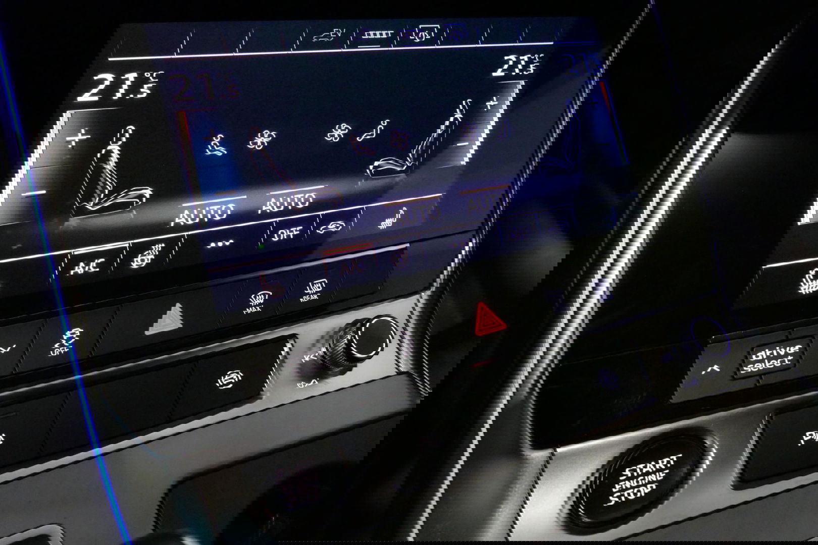 Audi A6 Avant 55 TFSI e quattro Competition / S Line / RS6 look Diffuser / Maxton Design Bodykit V.2 / HD Matrix LED-koplampen / Ambienteverlichting / Stuurwiel- & stoelverwarming / 21'' LMV / Apple Carplay - Android Auto / Trekhaak (zwenkbaar) / Elektr. bedienba