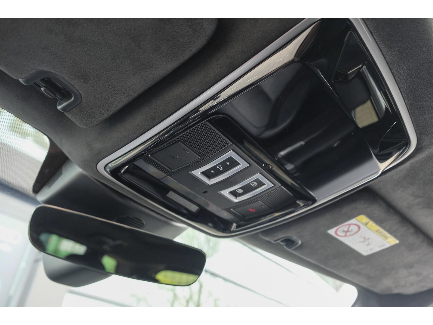 Land Rover Range Rover Sport P575 SVR 575pk Panoramadak *BTW* Head-up Alcantara Schaalstoelen 22" LMV