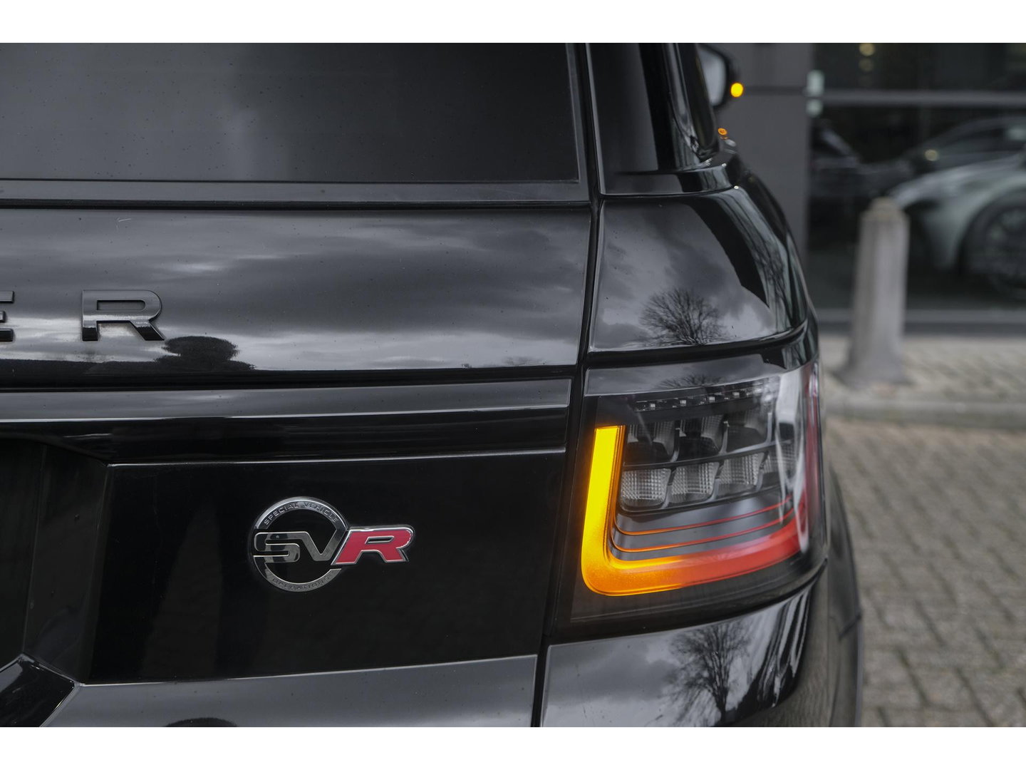 Land Rover Range Rover Sport P575 SVR 575pk Panoramadak *BTW* Head-up Alcantara Schaalstoelen 22" LMV