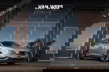 Volvo V60 - 1.6 T3 R-design | NL auto | 18 inch | Sportstuur | Cruise control | Sportstoelen | Climate control | 150 pk | Trekhaak | PDC | Origineel