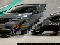 Volvo XC40 - 1.5 T5 Recharge R-Design 261Pk Automaat (PANORAMADAK, APPLE CARPLAY, MEMORY SEATS, 360 CAMERA, HARMAN/KARDON, LEDER/ALCANTARA, GETINT GLAS, ELEK ACHTERKLEP, NIEUWSTAAT)