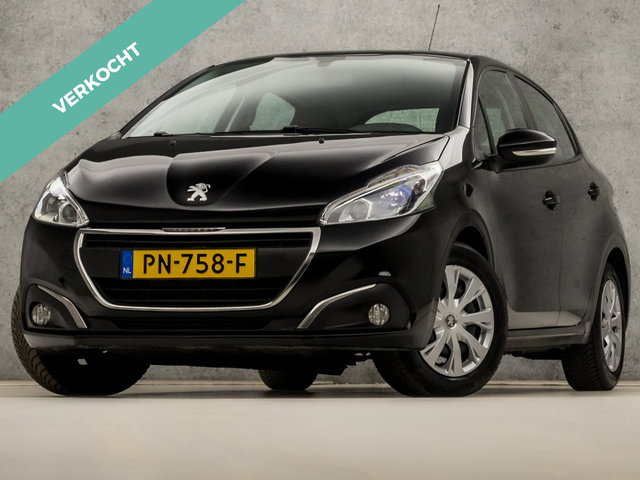 Peugeot 208 - 1.2 PureTech Sport (APPLE CARPLAY, NAVIGATIE, CRUISE, SPORTSTOELEN, PARKEERSENSOREN, NIEUWE APK, NIEUWSTAAT)