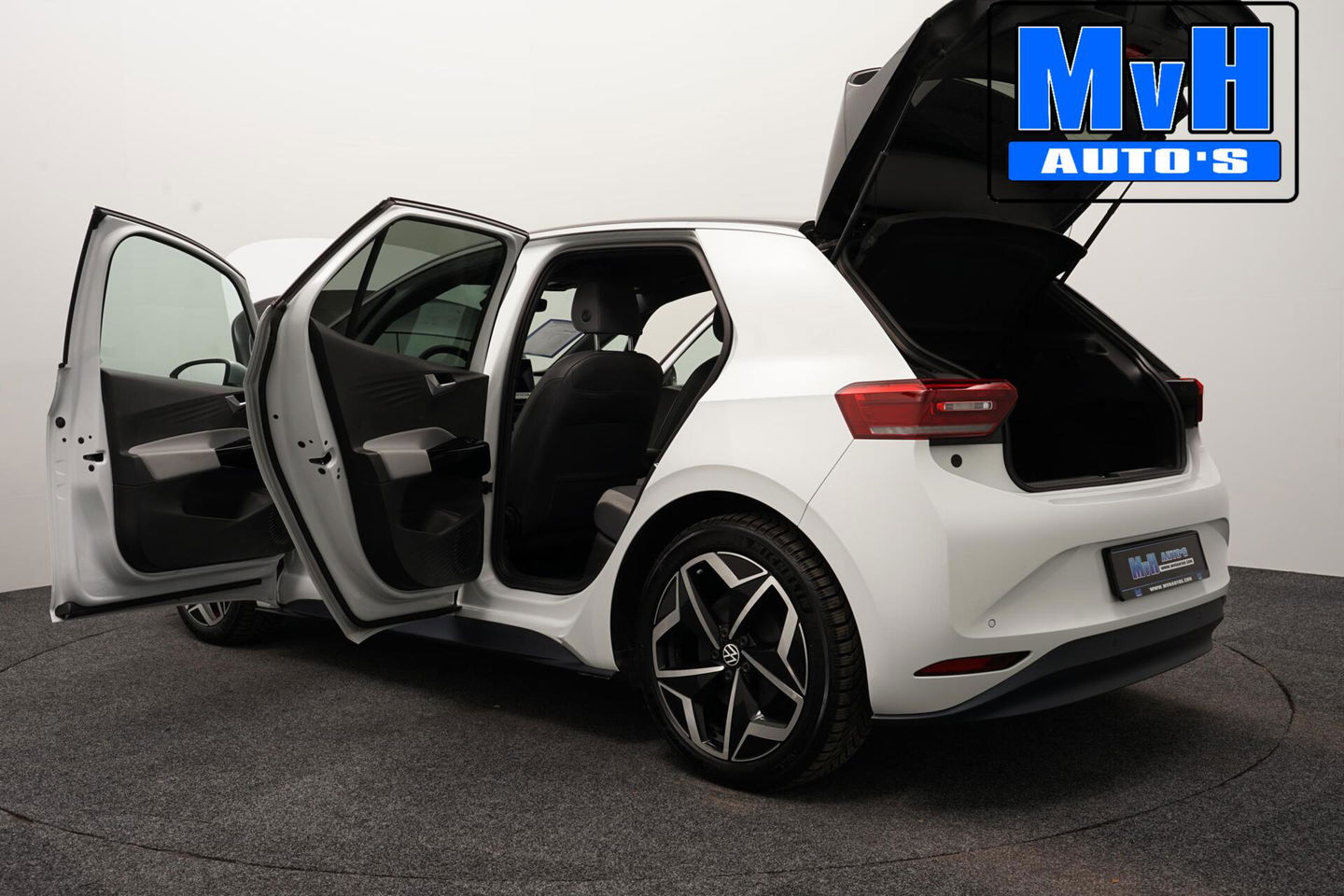 Volkswagen ID.3 First Plus 58 kWh 204PK|SOH.91%|TREKH|LUXE!