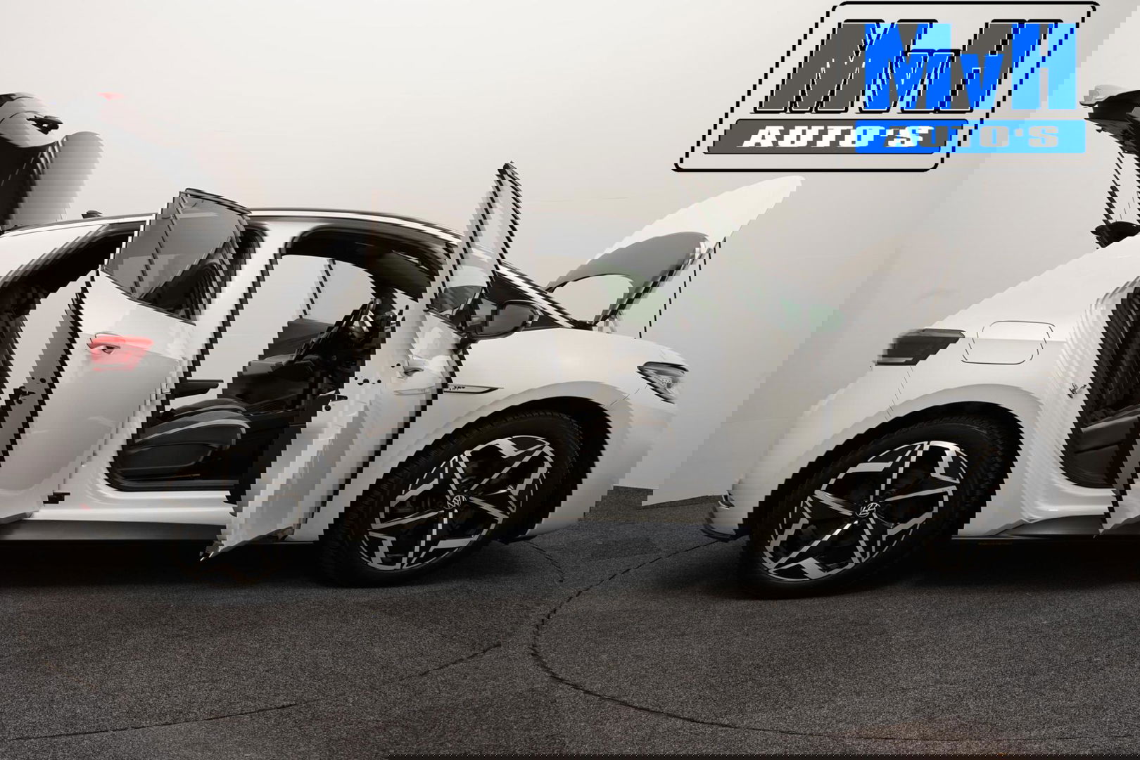 Volkswagen ID.3 First Plus 58 kWh 204PK|SOH.91%|TREKH|LUXE!