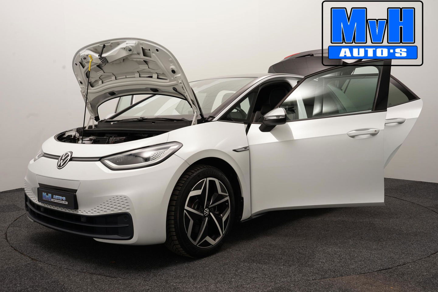 Volkswagen ID.3 First Plus 58 kWh 204PK|SOH.91%|TREKH|LUXE!