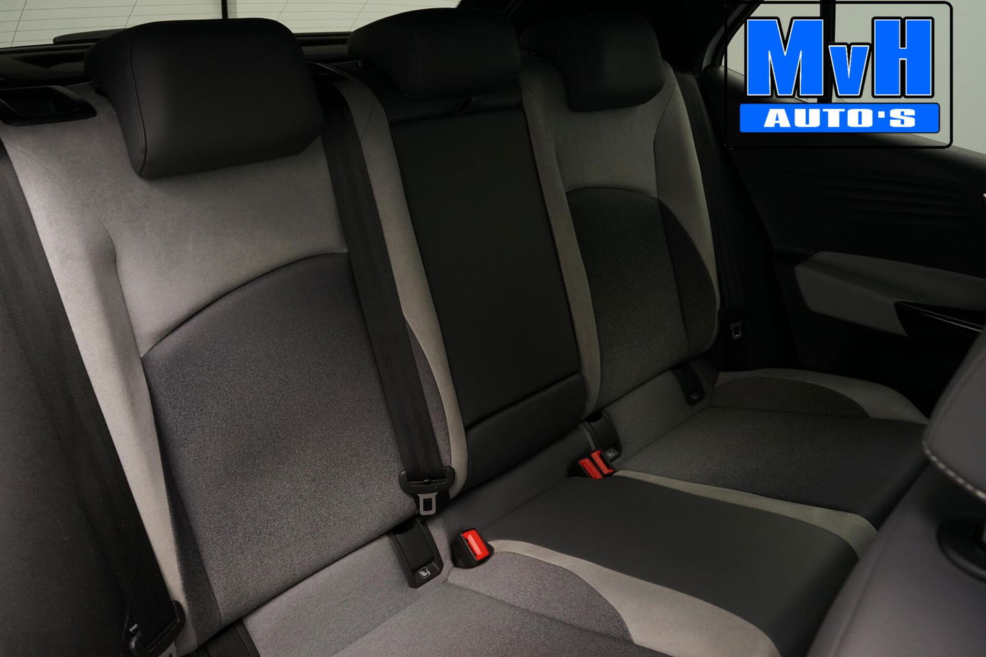 Volkswagen ID.3 First Plus 58 kWh 204PK|SOH.91%|TREKH|LUXE!