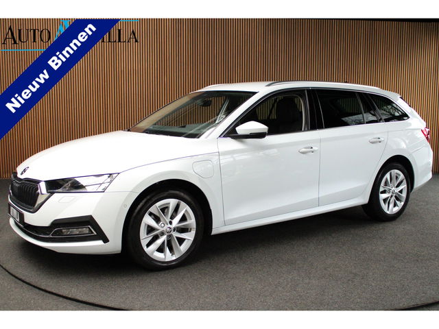 Škoda Octavia - Combi 1.4 TSI iV PHEV HUD Leder Memory Camera ACC Stuurverwarming Ambient Keyless Virtual