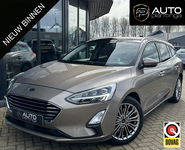 Ford Focus - Wagon 1.0 EcoBoost Titanium Business 125PK | BOMVOL | ZEER NETTE STAAT | Elektrisch Glazen Panorama-dak | Achteruitrijcamera | Led Koplampen | Carplay | Keyless Entry | Parkeersensoren Voor en Achter | B&O Audio | Head Up | Stoel Stuur Voorruitverwarming 