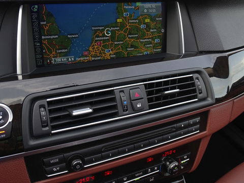 BMW 5 Serie Touring 530xd 259PK / High Executive / LED / LCI