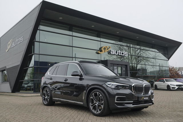 BMW X5 - xDrive45e Executive Panoramadak *BTW* Luchtvering Head-up Sportstoelen leder 21" LMV