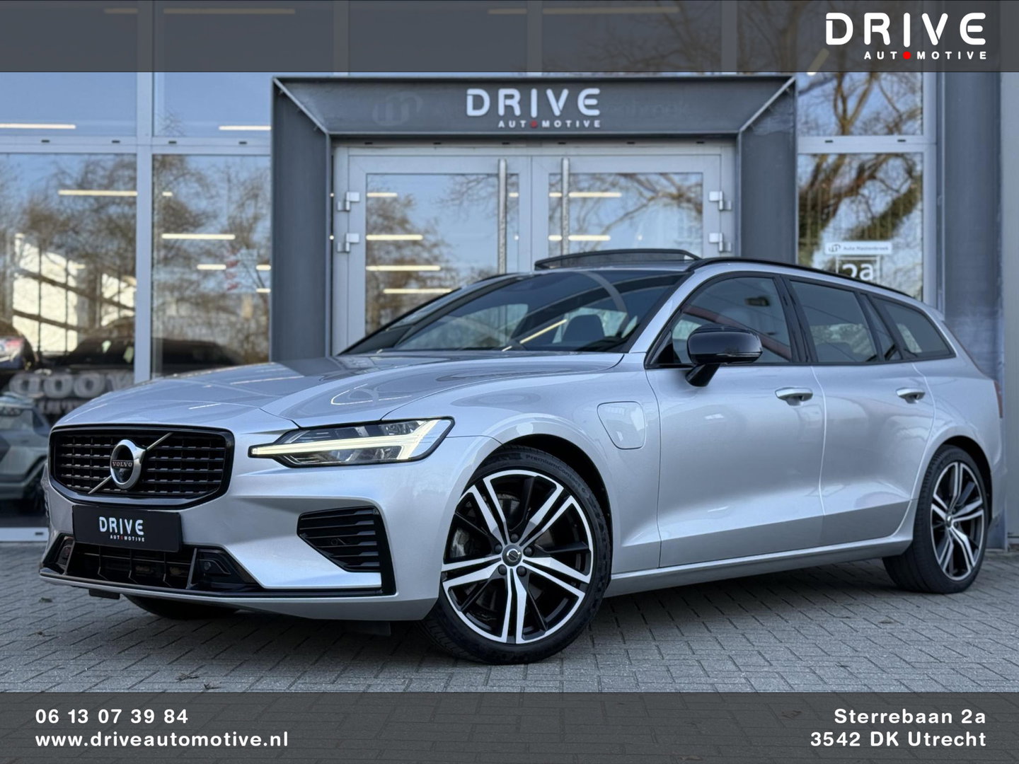 Volvo V60 2.0 T8 Recharge 390PK AWD R-Design |Pano|H/K|360CAM|AutoPilot|Trekhaak