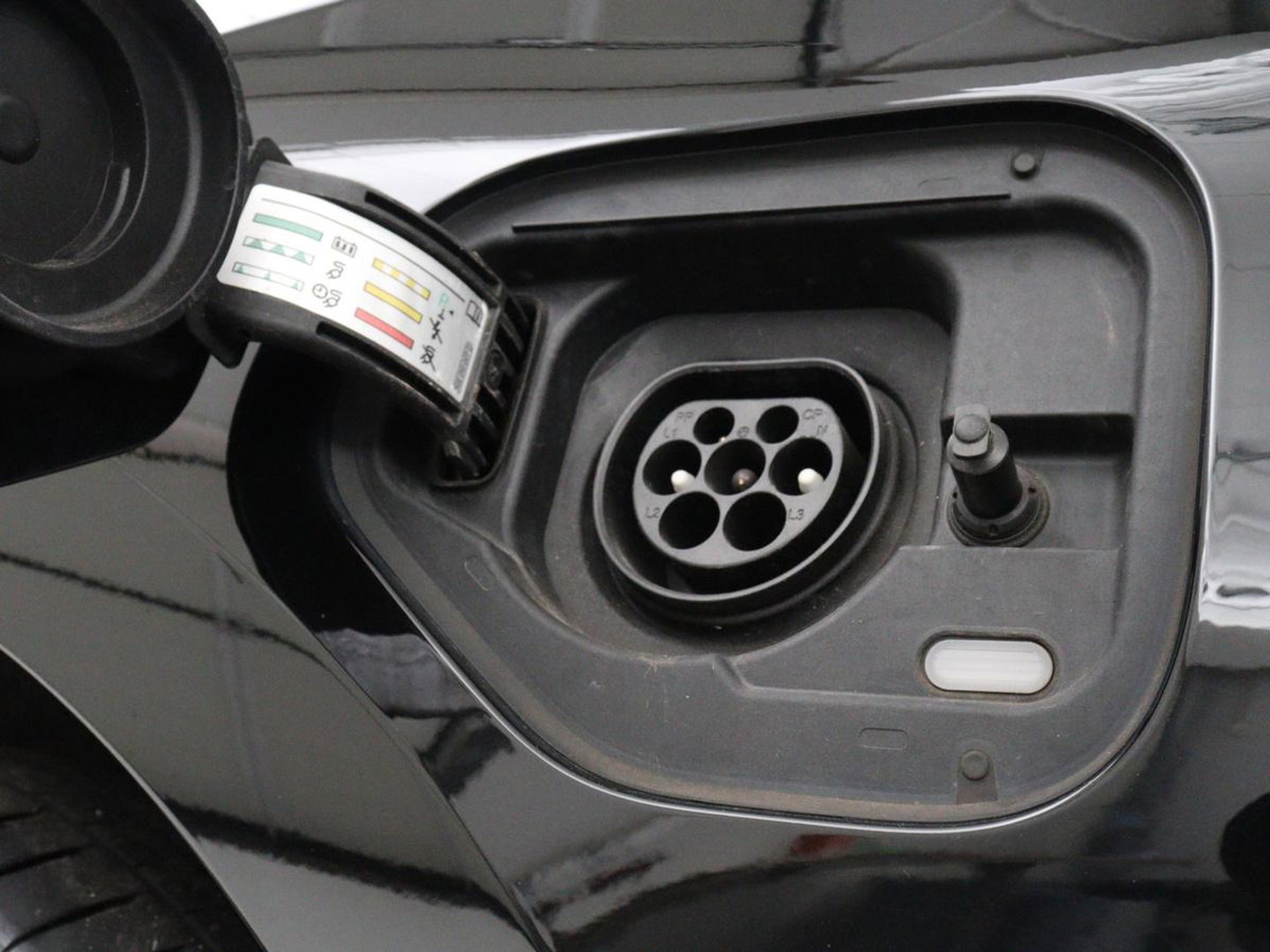 SEAT Leon 1.4 TSI eHybrid PHEV FR | Stoelverwarming | Adaptive cruise | Navigatie | Sfeerverlichting | Stuurverwarming | Full LED | Sportstoelen | Side Assist | Parkeerhulp | Plug In