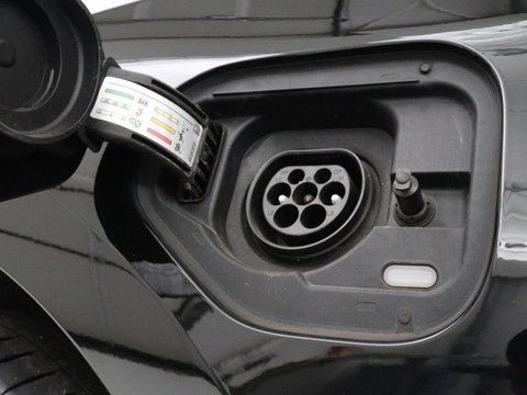 SEAT Leon 1.4 TSI eHybrid PHEV FR | Stoelverwarming | Adaptive cruise | Navigatie | Sfeerverlichting | Stuurverwarming | Full LED | Sportstoelen | Side Assist | Parkeerhulp | Plug In