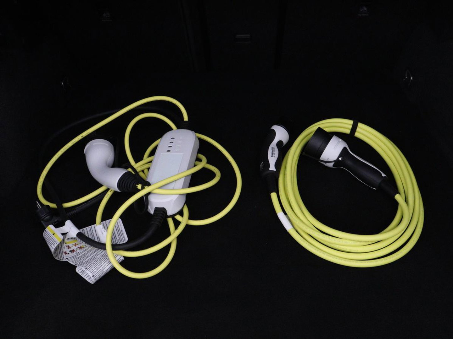 SEAT Leon 1.4 TSI eHybrid PHEV FR | Stoelverwarming | Adaptive cruise | Navigatie | Sfeerverlichting | Stuurverwarming | Full LED | Sportstoelen | Side Assist | Parkeerhulp | Plug In