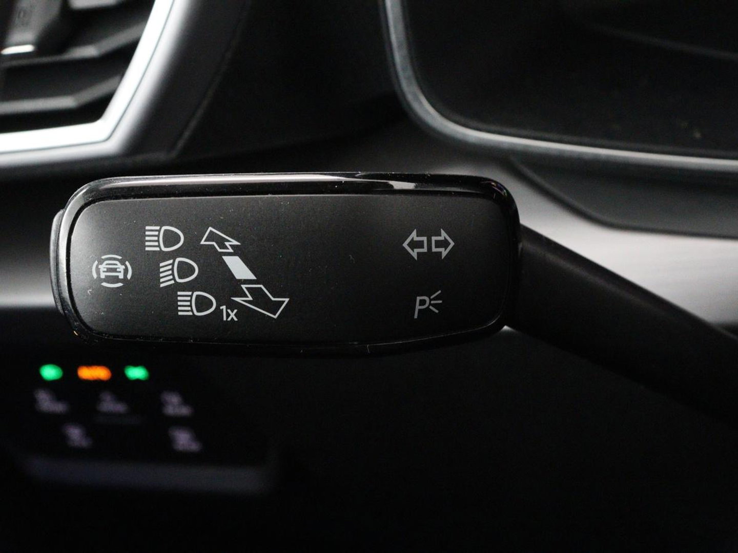 SEAT Leon 1.4 TSI eHybrid PHEV FR | Stoelverwarming | Adaptive cruise | Navigatie | Sfeerverlichting | Stuurverwarming | Full LED | Sportstoelen | Side Assist | Parkeerhulp | Plug In