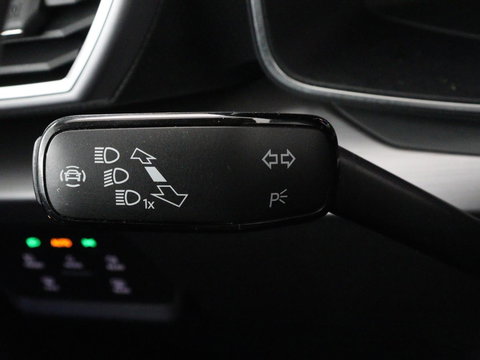 SEAT Leon 1.4 TSI eHybrid PHEV FR | Stoelverwarming | Adaptive cruise | Navigatie | Sfeerverlichting | Stuurverwarming | Full LED | Sportstoelen | Side Assist | Parkeerhulp | Plug In