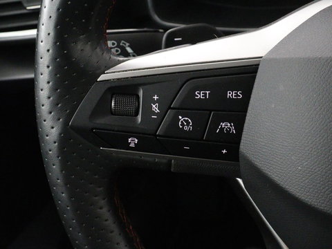 SEAT Leon 1.4 TSI eHybrid PHEV FR | Stoelverwarming | Adaptive cruise | Navigatie | Sfeerverlichting | Stuurverwarming | Full LED | Sportstoelen | Side Assist | Parkeerhulp | Plug In