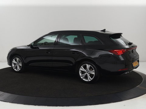 SEAT Leon 1.4 TSI eHybrid PHEV FR | Stoelverwarming | Adaptive cruise | Navigatie | Sfeerverlichting | Stuurverwarming | Full LED | Sportstoelen | Side Assist | Parkeerhulp | Plug In