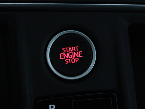 SEAT Leon 1.4 TSI eHybrid PHEV FR | Stoelverwarming | Adaptive cruise | Navigatie | Sfeerverlichting | Stuurverwarming | Full LED | Sportstoelen | Side Assist | Parkeerhulp | Plug In