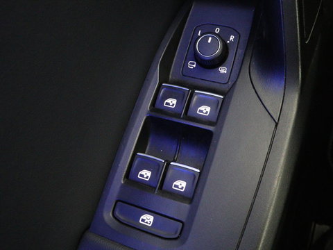 SEAT Leon 1.4 TSI eHybrid PHEV FR | Stoelverwarming | Adaptive cruise | Navigatie | Sfeerverlichting | Stuurverwarming | Full LED | Sportstoelen | Side Assist | Parkeerhulp | Plug In