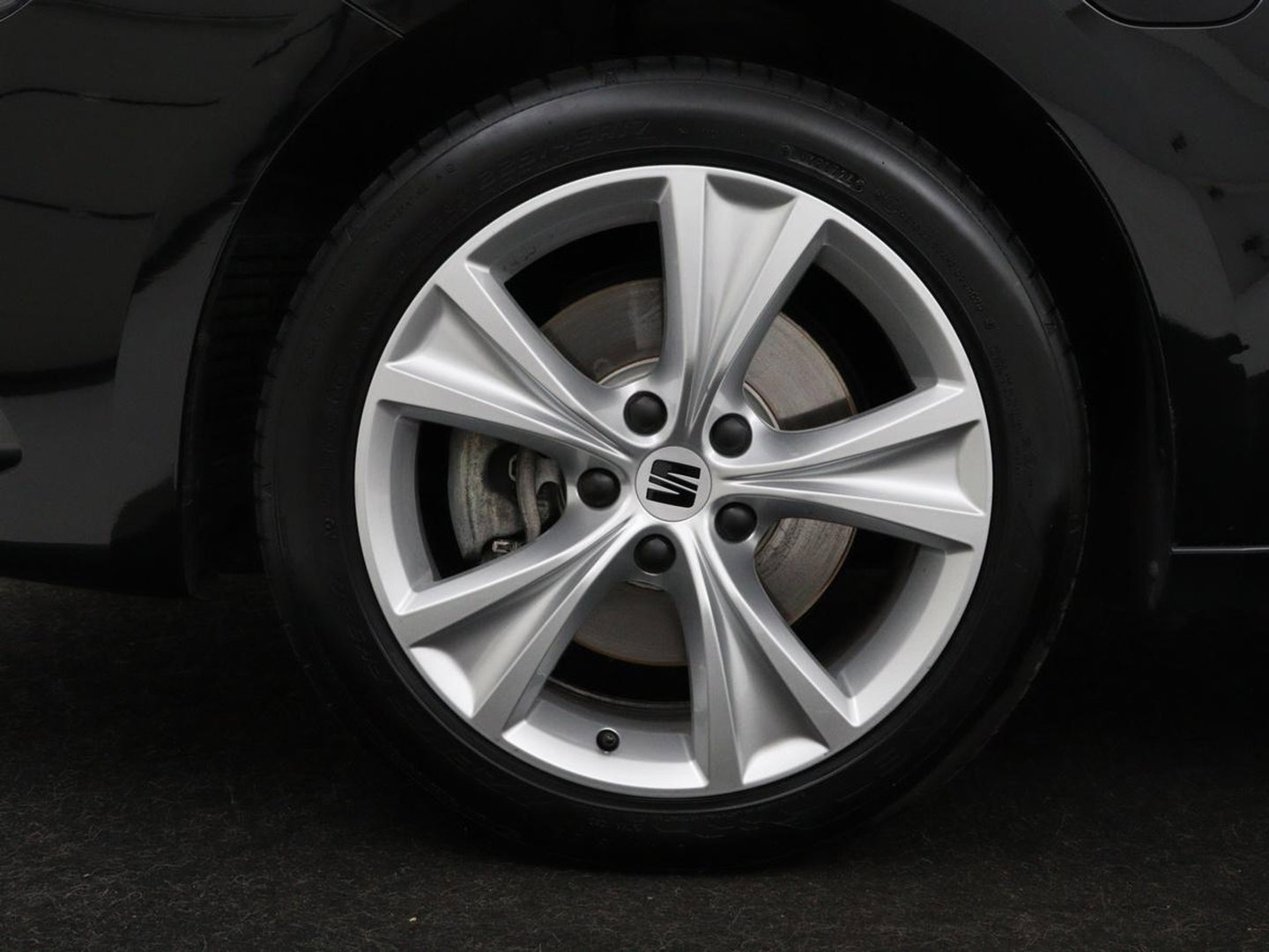 SEAT Leon 1.4 TSI eHybrid PHEV FR | Stoelverwarming | Adaptive cruise | Navigatie | Sfeerverlichting | Stuurverwarming | Full LED | Sportstoelen | Side Assist | Parkeerhulp | Plug In