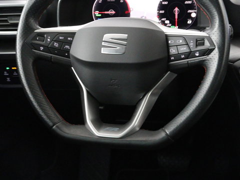 SEAT Leon 1.4 TSI eHybrid PHEV FR | Stoelverwarming | Adaptive cruise | Navigatie | Sfeerverlichting | Stuurverwarming | Full LED | Sportstoelen | Side Assist | Parkeerhulp | Plug In