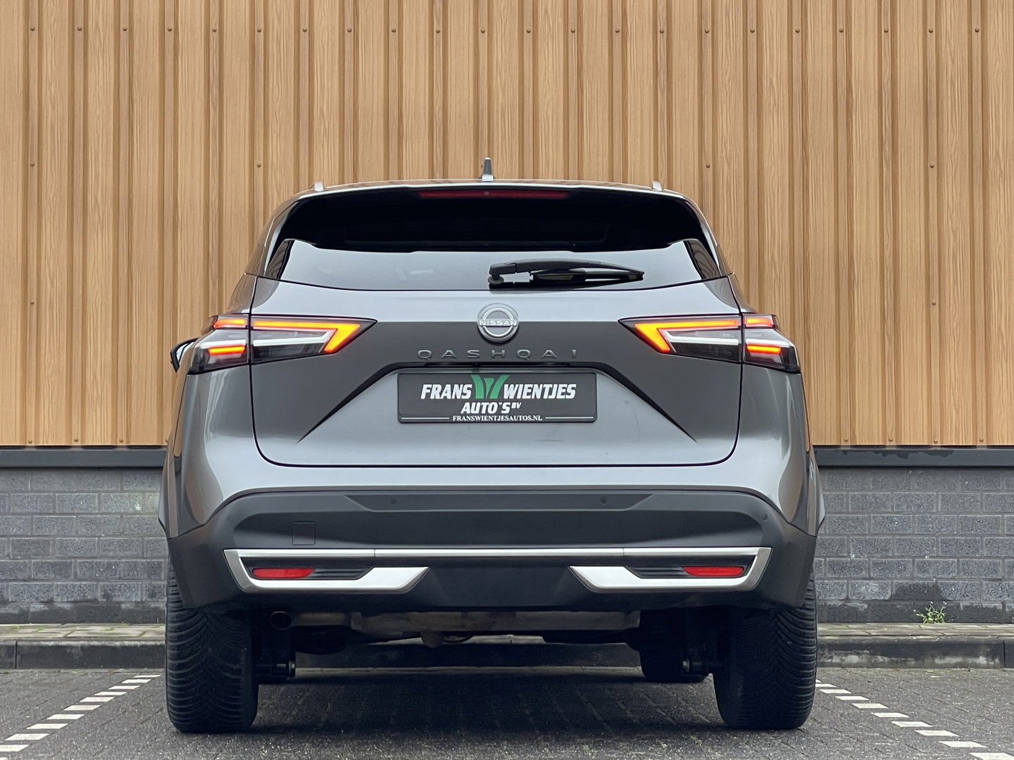 Nissan QASHQAI 1.3 MHEV Xtronic N-Connecta | 3D Camera | Head-Up Display | Apple Carplay | Android Auto | Dodehoeksensor | Adaptieve Cruise Control | Lane Assist | Stuurwielverwarming | DAB+ |