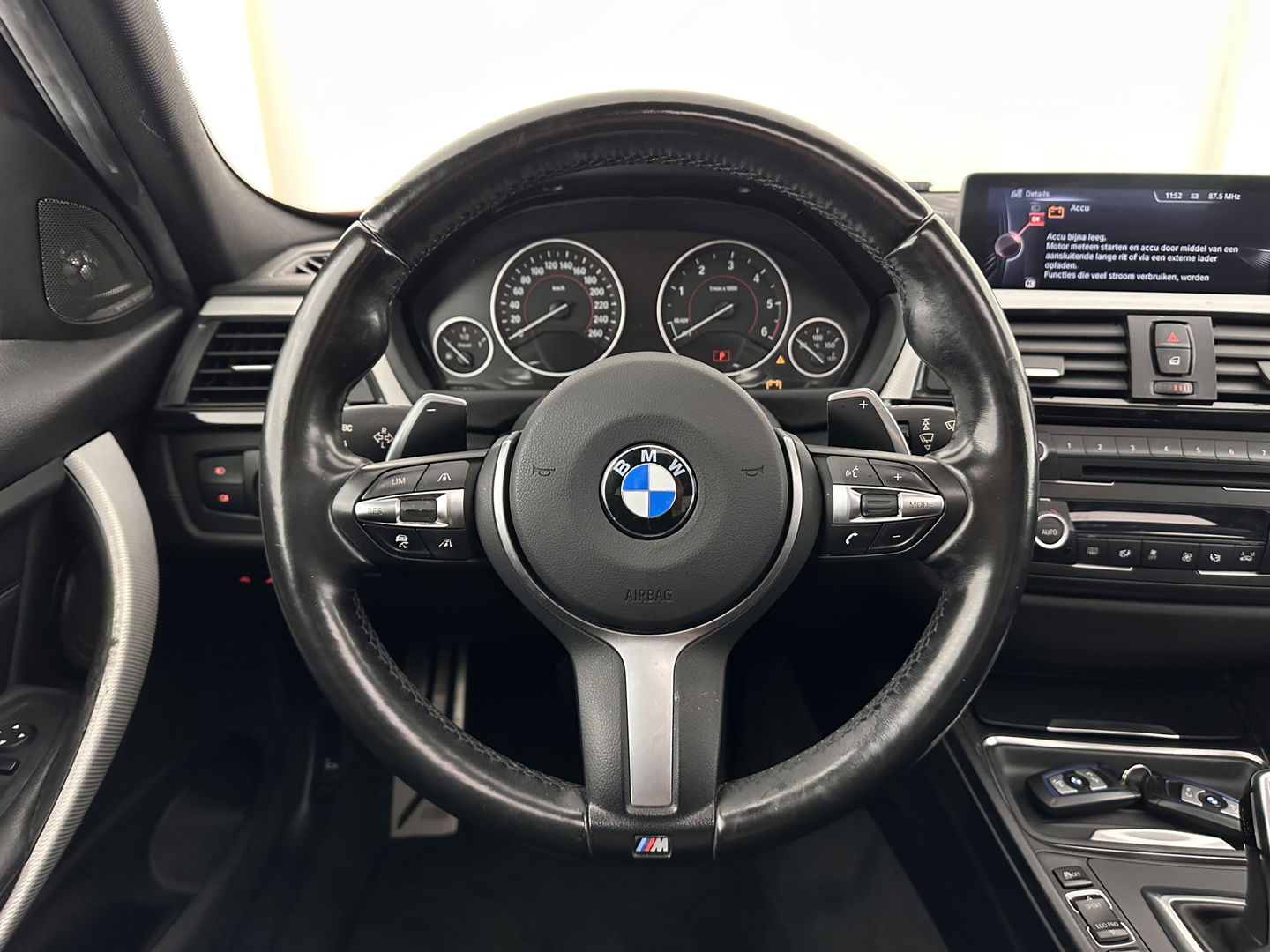BMW 3 Serie 330D High Executive M-Sportpack Aut. *PANO | HEAD-UP | LEATHER | XENON | ADAPTIVE-CRUISE | HARMAN/KARDON | MEMORY-PACK | BLINDSPOT | HEATED-SPORTSEATS | CAMERA | DAB | KEYLESS | ECC | PDC | 18''ALU | TOWBAR*