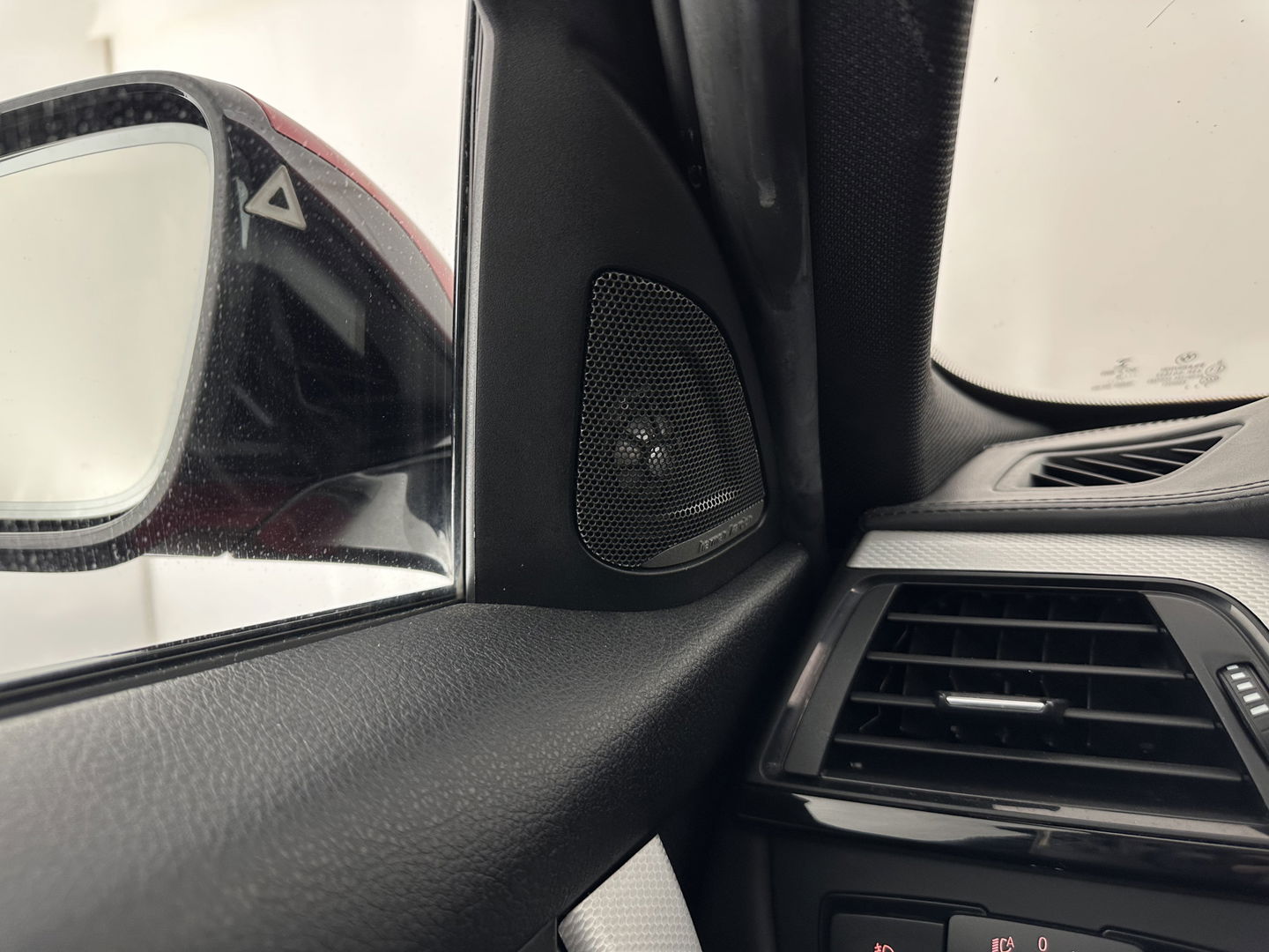 BMW 3 Serie 330D High Executive M-Sportpack Aut. *PANO | HEAD-UP | LEATHER | XENON | ADAPTIVE-CRUISE | HARMAN/KARDON | MEMORY-PACK | BLINDSPOT | HEATED-SPORTSEATS | CAMERA | DAB | KEYLESS | ECC | PDC | 18''ALU | TOWBAR*