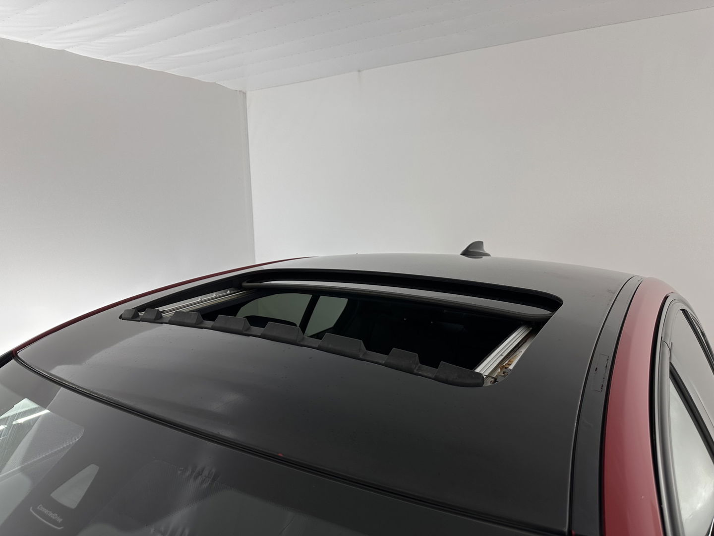 BMW 3 Serie 330D High Executive M-Sportpack Aut. *PANO | HEAD-UP | LEATHER | XENON | ADAPTIVE-CRUISE | HARMAN/KARDON | MEMORY-PACK | BLINDSPOT | HEATED-SPORTSEATS | CAMERA | DAB | KEYLESS | ECC | PDC | 18''ALU | TOWBAR*