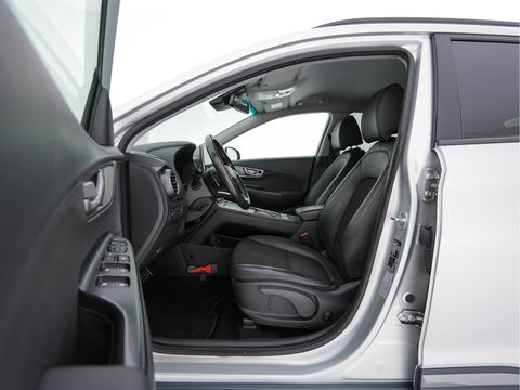 Hyundai KONA EV Fashion 64 kWh (3-Fase) {SOH-100%} (INCL-BTW)  Aut * HEATPUMP | NAVI-FULLMAP | LEATHER-FABRIC | KEYLESS | CAMERA | DAB | ECC | PDC | ADAPTIVE-CRUISE | LANE-ASSIST | HEATED SEATS | PRIVACY-GLASS | HEAD-UP | SHIFT-PADDLES | 17"A