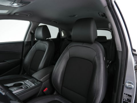 Hyundai KONA EV Fashion 64 kWh (3-Fase) {SOH-100%} (INCL-BTW)  Aut * HEATPUMP | NAVI-FULLMAP | LEATHER-FABRIC | KEYLESS | CAMERA | DAB | ECC | PDC | ADAPTIVE-CRUISE | LANE-ASSIST | HEATED SEATS | PRIVACY-GLASS | HEAD-UP | SHIFT-PADDLES | 17"A