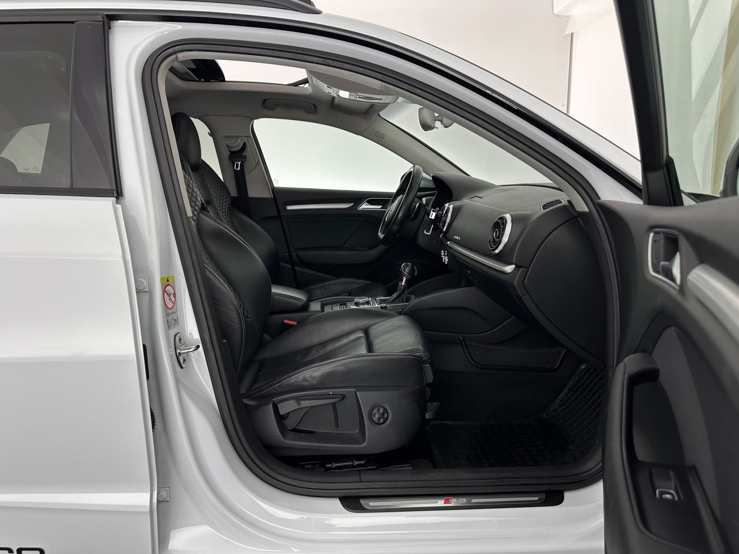 Audi S3 Sportback 2.0 TFSI Quattro Pro Line Plus Aut. *PANO | LEATHER | HEATED-SPORTSEATS | ADAPTIVE-CRUISE | FULL-LED | KEYLESS | CAMERA | NAVI-FULLMAP | PRIVACYGLASS | SHIFTPADDLES | ECC | PDC | 18''ALU*