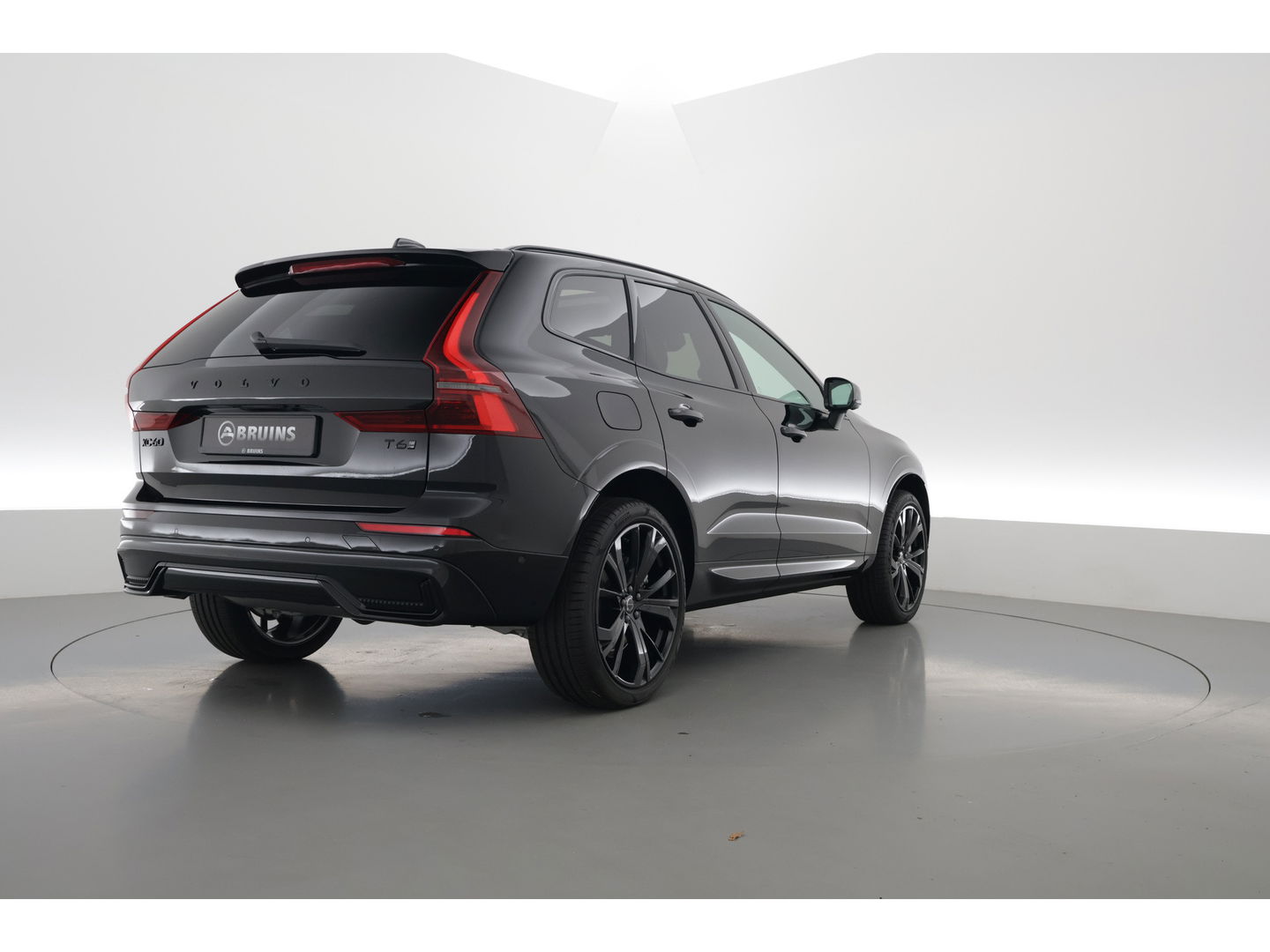 Volvo XC60 T6 Plug-in hybrid Plus Black Edition | Facelift | Pano | Harman Kardon | Memory Seats | 360cam | Blis | Pilot Assist | 21''