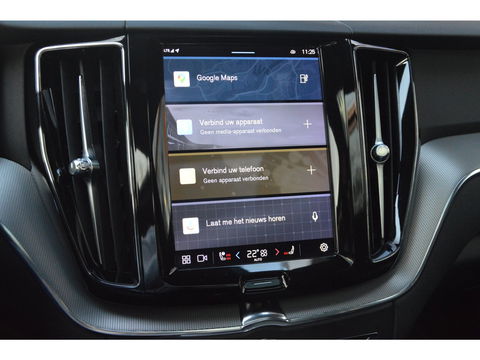 Volvo XC60 T6 Hybride AWD Plus Dark LONG RANGE | Luchtvering | Panoramadak | Trekhaak | Camera | Stoel + Stuur Verwarmd |