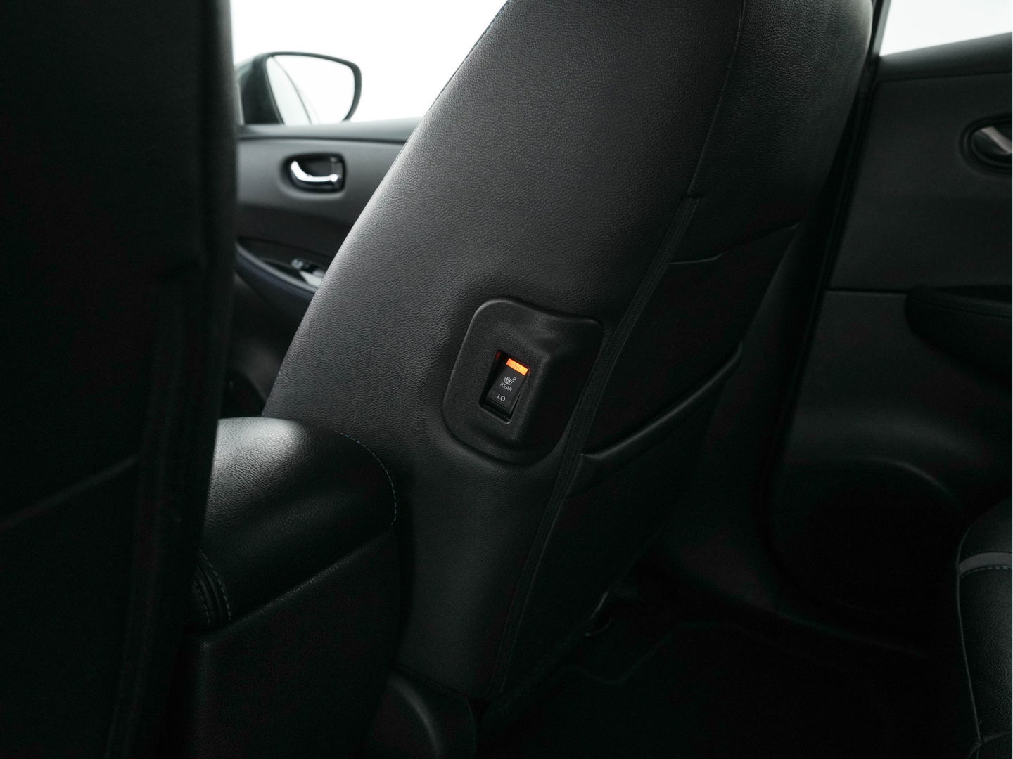 Nissan Leaf 3.Zero Limited Edition 62 kWh {SOH-93%} (INCL-BTW) Aut. *LEATHER | ADAPTIVE-CRUISE | FULL-LED | DIGI-COCKPIT | TOPVIEW | BOSE-AUDIO | KEYLESS | DAB+ | BLINDSPOT | ECC | PDC | HEATED-COMFORTSEATS | 17"ALU*