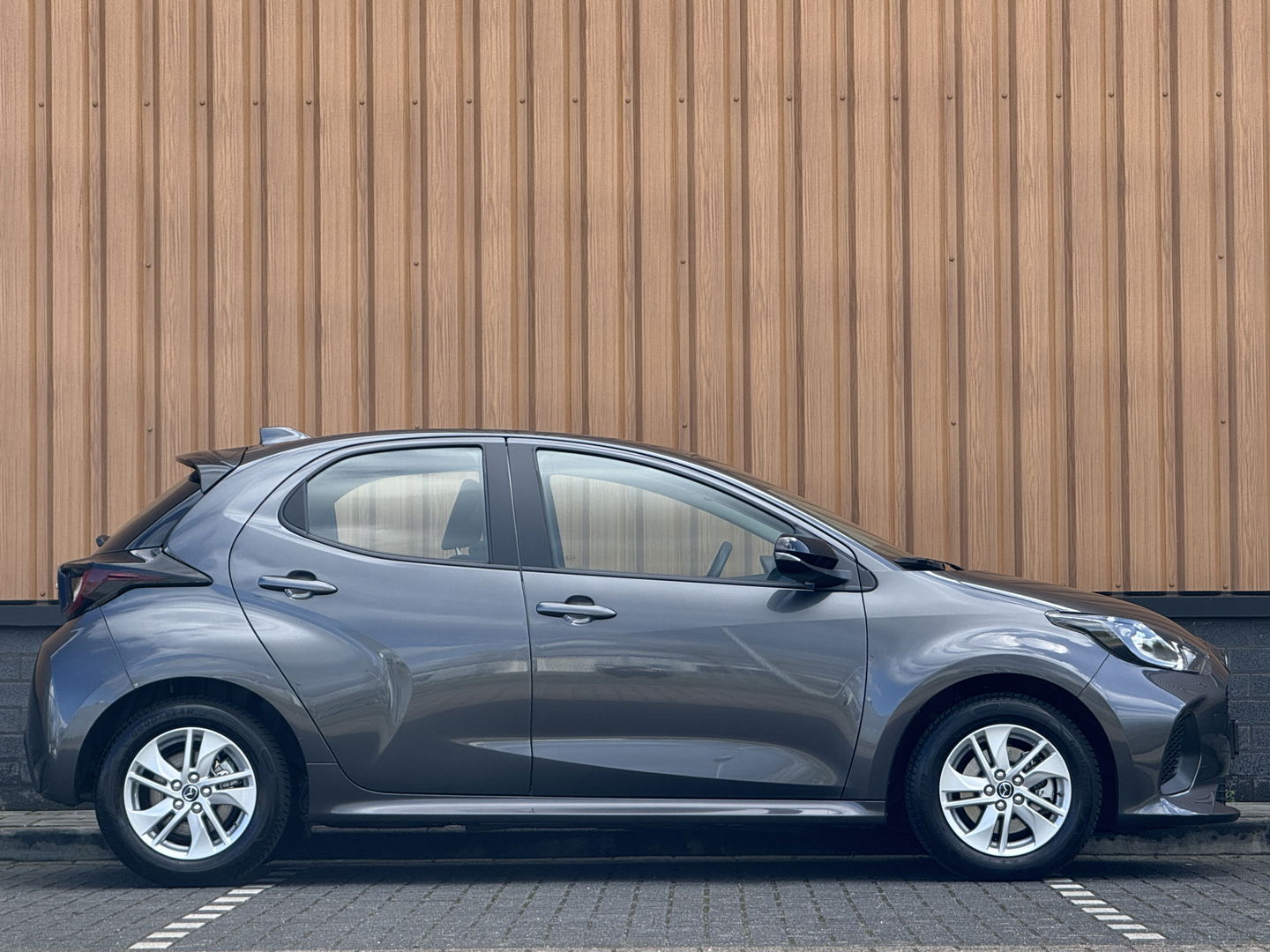 Mazda 2 Hybrid 1.5 Centre-line | Apple Carplay | DAB+ | Airconditioning | Adaptieve Cruise Control | Stoelverwarming |