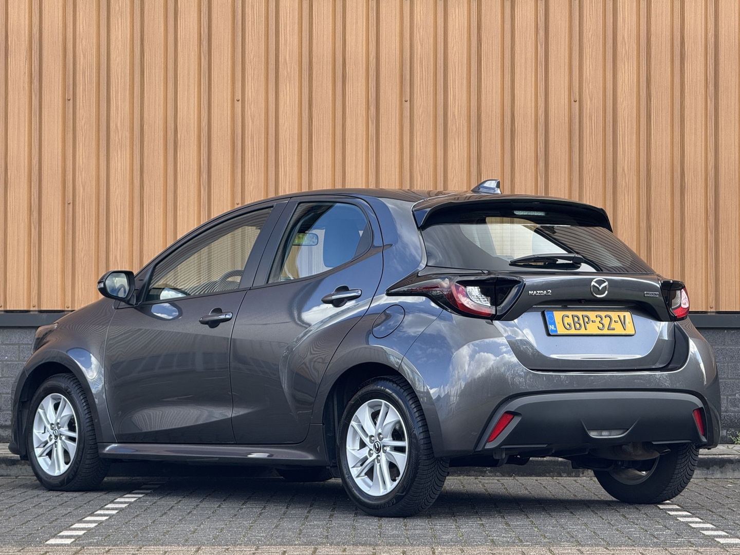 Mazda 2 Hybrid 1.5 Centre-line | Apple Carplay | DAB+ | Airconditioning | Adaptieve Cruise Control | Stoelverwarming |