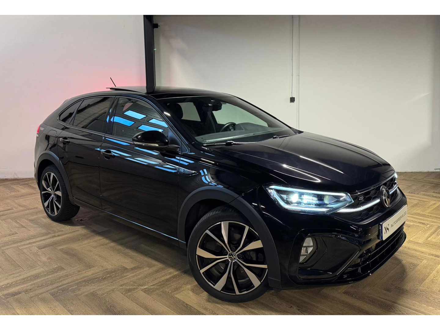 Volkswagen Taigo 1.0 TSI R-Line PANO KEYLESS VOL'