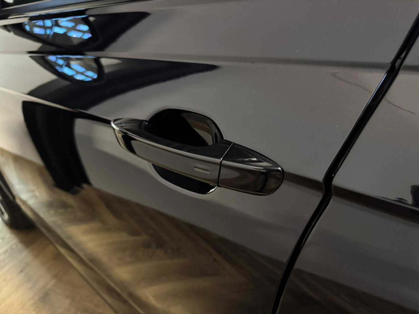 Volkswagen Taigo 1.0 TSI R-Line PANO KEYLESS VOL'