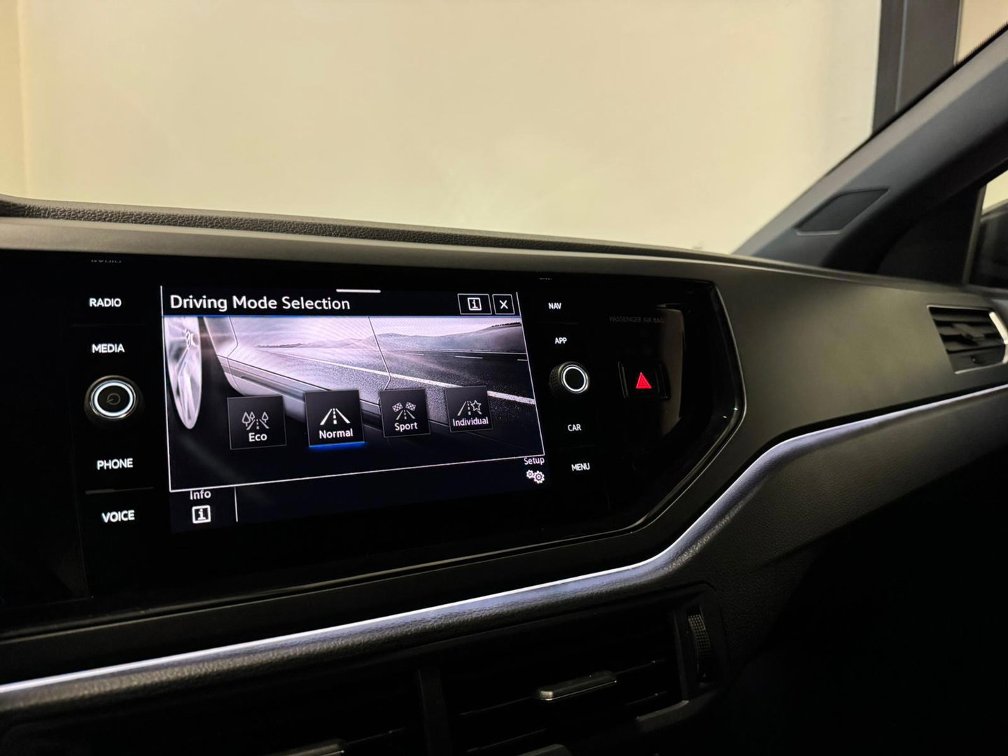 Volkswagen Taigo 1.0 TSI R-Line PANO KEYLESS VOL'